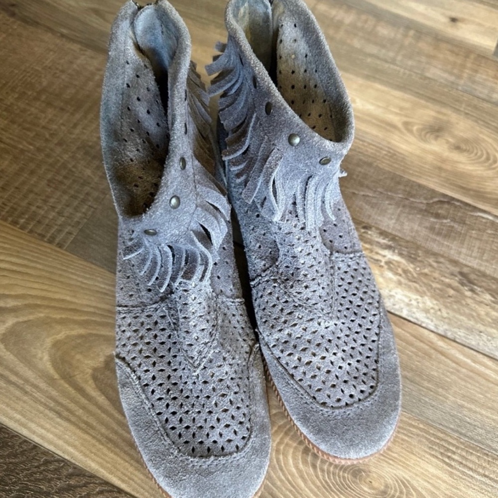 OTBT Gray Suede Fringe Ankle Boots